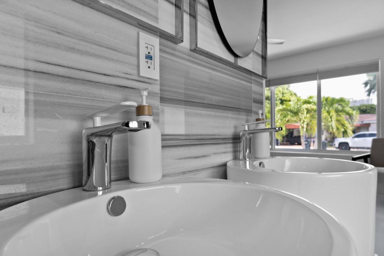 Luxury House 4 Beds Heated Pool W Jaccuzzi Apartment North Bay Village Ngoại thất bức ảnh