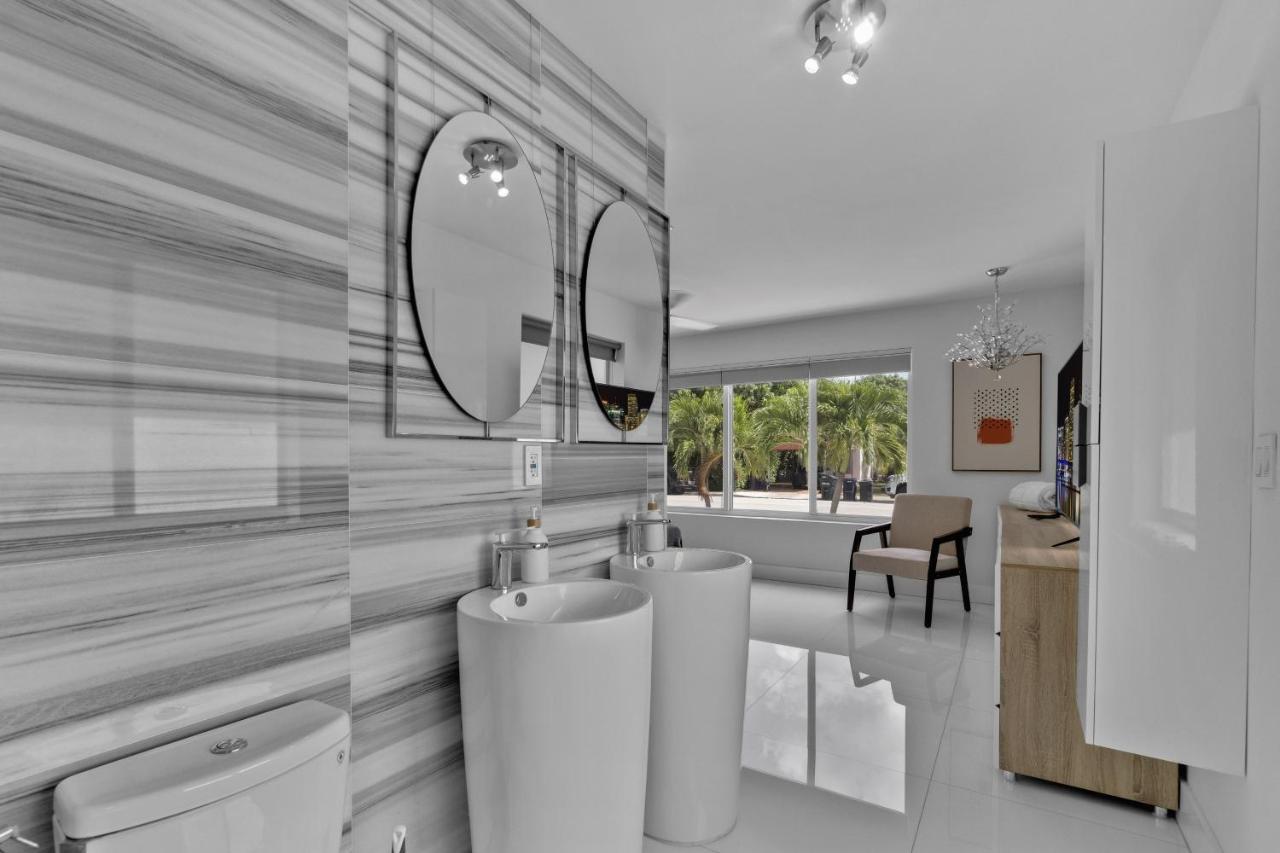 Luxury House 4 Beds Heated Pool W Jaccuzzi Apartment North Bay Village Ngoại thất bức ảnh