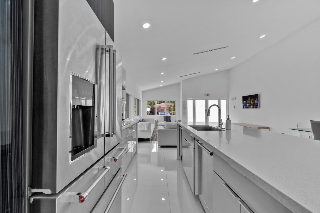 Luxury House 4 Beds Heated Pool W Jaccuzzi Apartment North Bay Village Ngoại thất bức ảnh