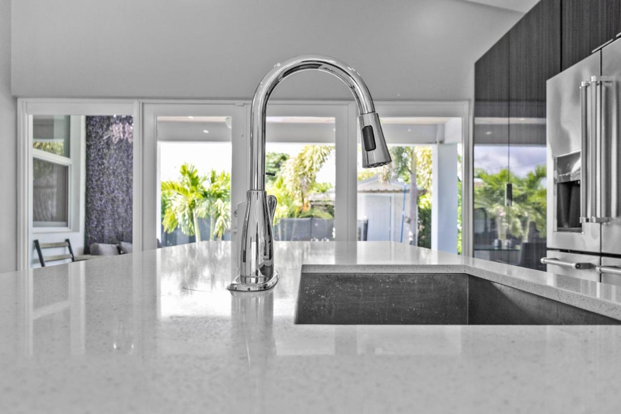 Luxury House 4 Beds Heated Pool W Jaccuzzi Apartment North Bay Village Ngoại thất bức ảnh